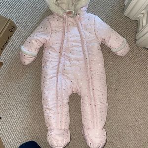 Snowsuit 6-9 months